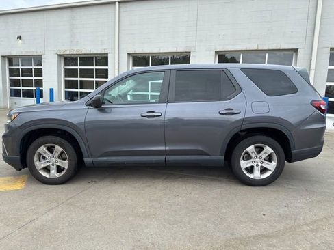 Certified 2023 Honda Pilot LX image 5