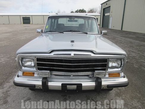 Used 1989 Jeep Grand Wagoneer AWD/4WD image 9