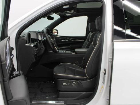 Certified 2023 Cadillac Escalade Premium Luxury image 18
