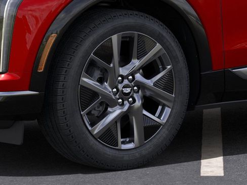 New 2025 Cadillac Optiq Luxury 1 image 30