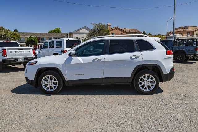Used 2018 Jeep Cherokee Latitude Plus w/ Comfort/Convenience Group FWD image 7