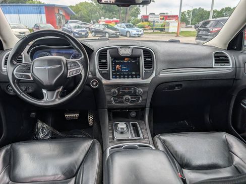 Used 2021 Chrysler 300 Touring L RWD image 35