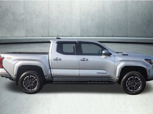 Used 2025 Toyota Tacoma TRD Sport w/ TRD Sport Premium Package AWD/4WD image 18