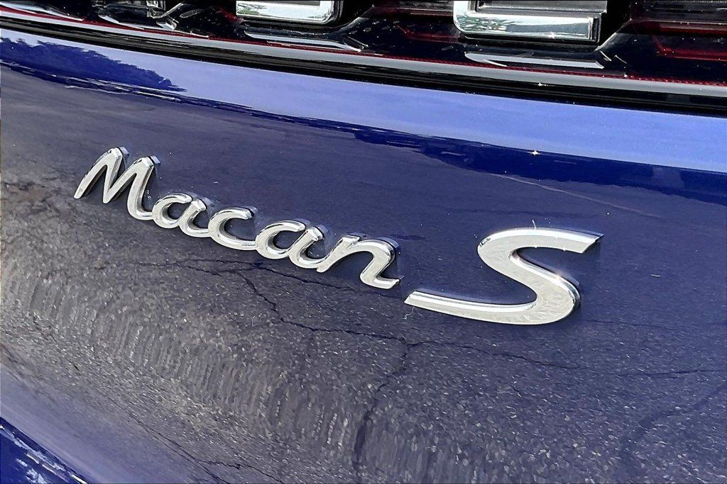 Used 2022 Porsche Macan S AWD/4WD image 23