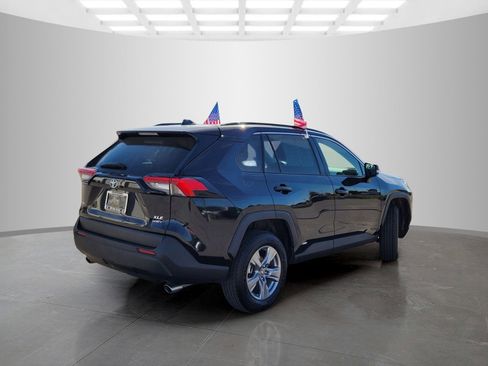 Used 2025 Toyota RAV4 XLE AWD/4WD image 4