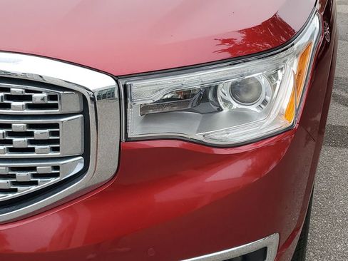 Used 2019 GMC Acadia Denali w/ Technology Package FWD image 11