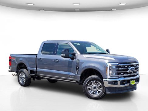 Used 2024 Ford F250 Lariat AWD/4WD image 2