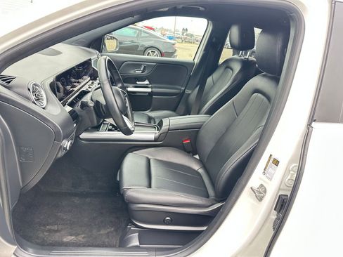 Used 2025 Mercedes-Benz GLA 250 4MATIC image 36