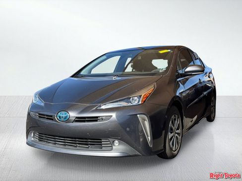 Used 2019 Toyota Prius LE w/ Carpet Mat Package AWD/4WD image 2