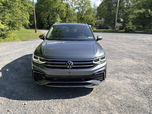 Used 2022 Volkswagen Tiguan SEL R-Line AWD/4WD image 2