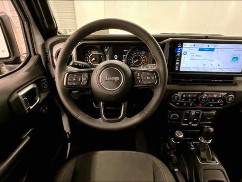 Used 2024 Jeep Wrangler Unlimited Sport AWD/4WD image 6