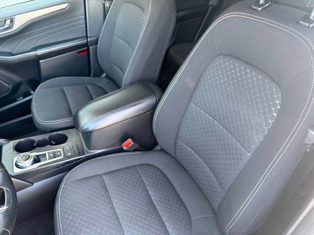 Used 2023 Ford Escape Active AWD/4WD image 9