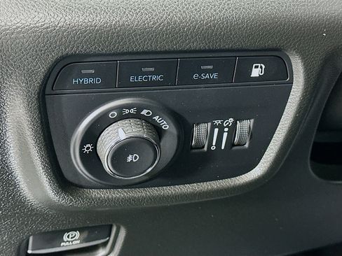 Used 2022 Jeep Grand Cherokee Limited 4xe w/ Luxury Tech Group II AWD/4WD image 17