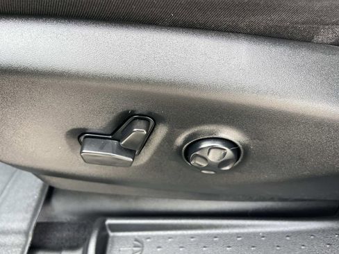 Used 2023 Chrysler Pacifica Limited w/ S Appearance Package image 28