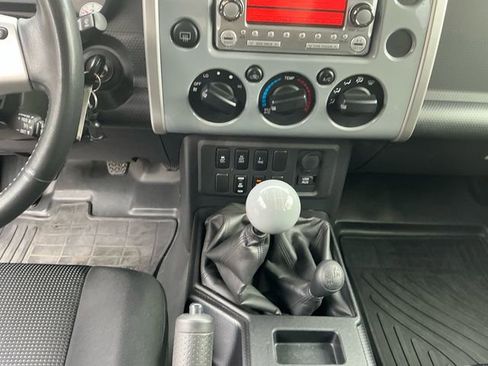 Used 2014 Toyota FJ Cruiser 4WD image 12