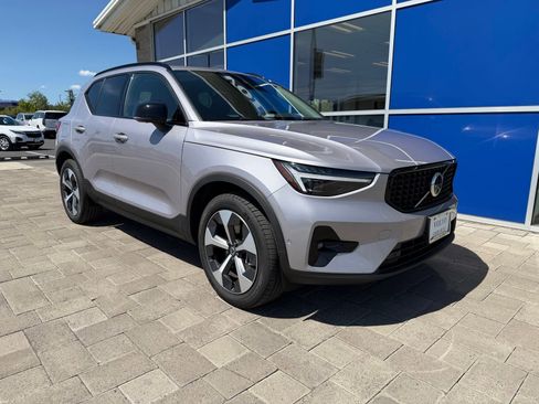 Used 2026 Volvo XC40 B5 Plus w/ Protection Package Premier AWD/4WD image 2