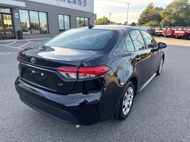 Used 2024 Toyota Corolla LE FWD image 5