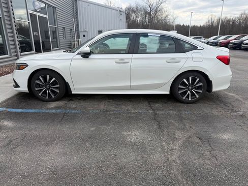 Used 2023 Honda Civic EX image 2