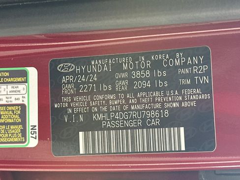 Used 2024 Hyundai Elantra Limited FWD image 12