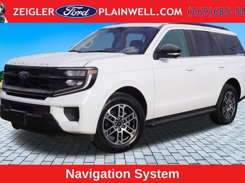 Used 2025 Ford Expedition Active AWD/4WD image 1