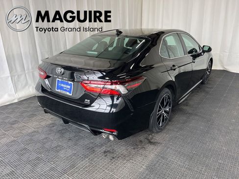 Used 2023 Toyota Camry SE w/ Cold Weather Package image 32