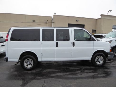 Used 2017 Chevrolet Express 2500 LT w/ LT Preferred Equipment Group image 8