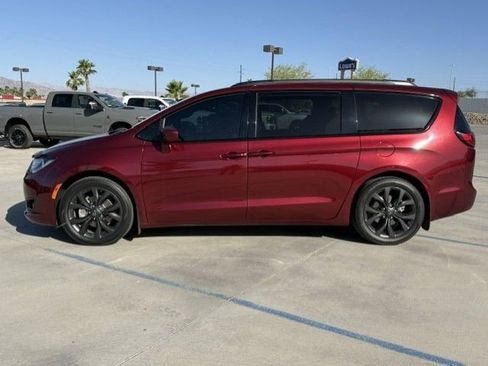 Certified 2018 Chrysler Pacifica Touring Plus w/ S Appearance Package FWD image 2