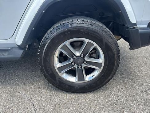 Used 2022 Jeep Wrangler Unlimited Sahara w/ Cold Weather Group AWD/4WD image 10