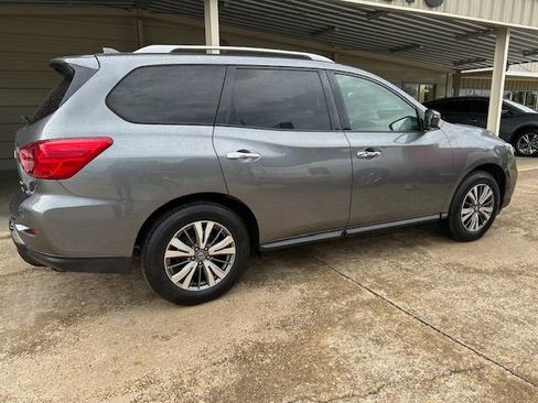 Used 2020 Nissan Pathfinder SL image 4