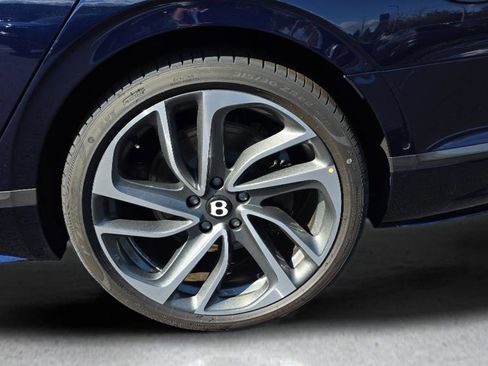 New 2025 Bentley Flying Spur Plug-In Hybrid image 15