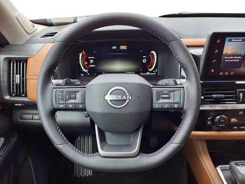 New 2026 Nissan Pathfinder Platinum AWD/4WD image 18
