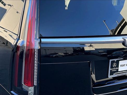 Used 2020 Cadillac Escalade Luxury image 28