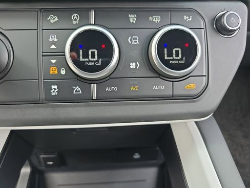 New 2026 Land Rover Defender 130 X-Dynamic SE AWD/4WD image 25