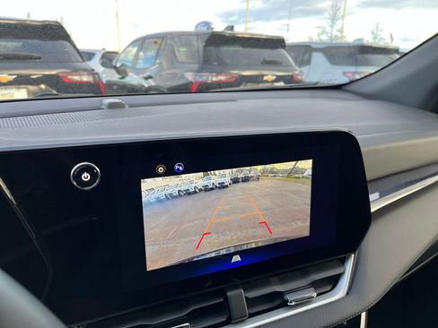 Used 2025 Chevrolet Equinox LT image 17