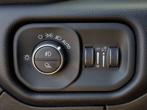 New 2026 RAM 1500 Laramie AWD/4WD image 38