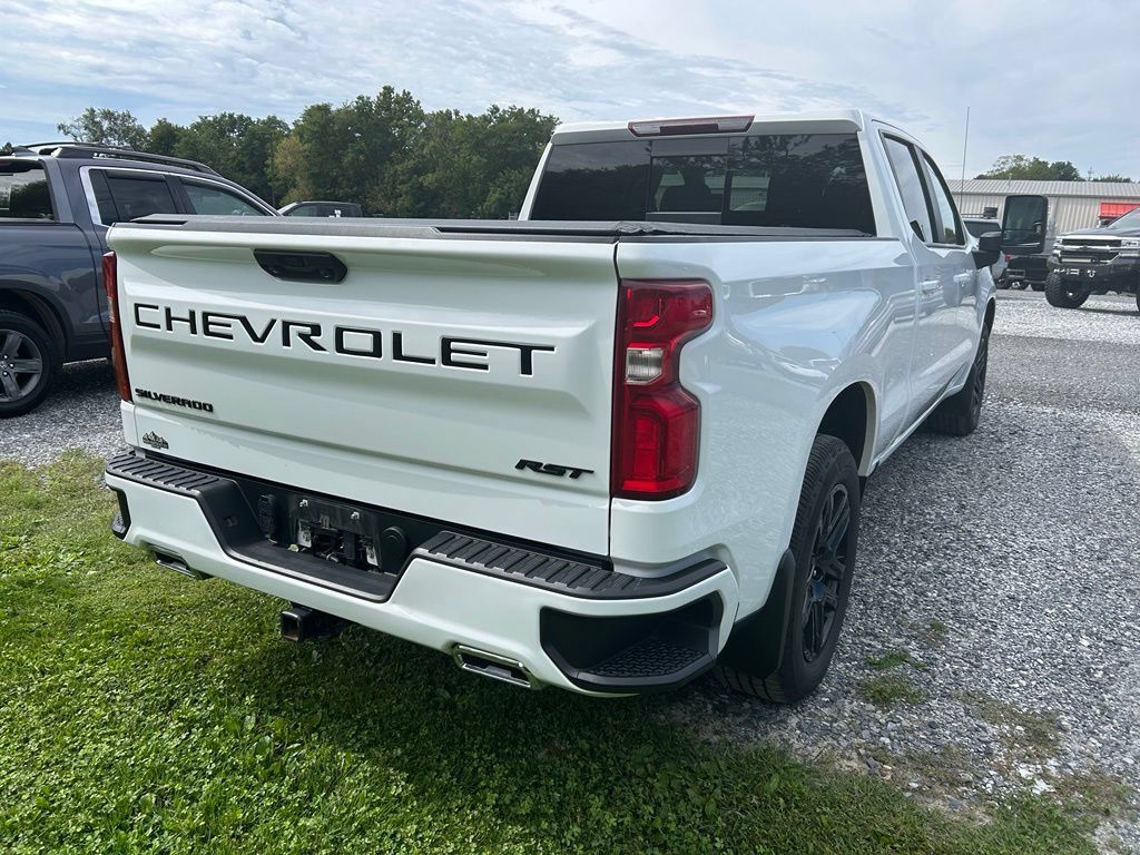 Used 2023 Chevrolet Silverado 1500 RST AWD/4WD image 9