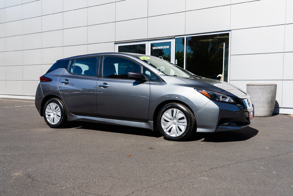Used 2025 Nissan Leaf S FWD image 27