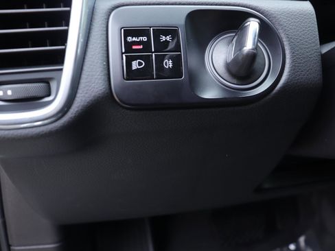 Used 2021 Porsche Cayenne image 24