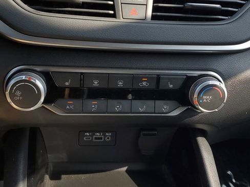 Used 2021 Nissan Altima 2.5 SV w/ SV Premium Package image 28