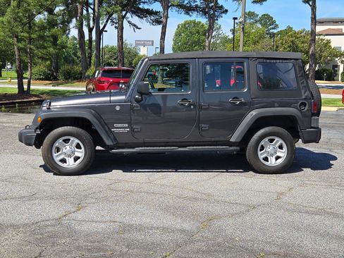 Used 2017 Jeep Wrangler Unlimited Sport w/ Connectivity Group AWD/4WD image 13