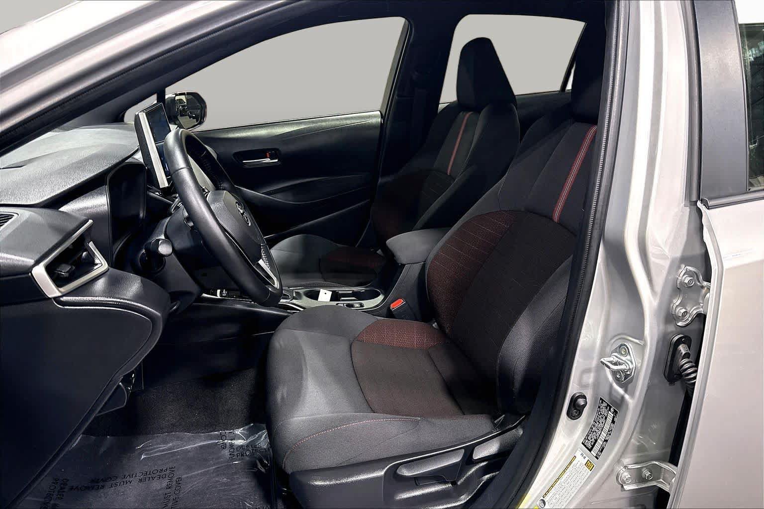 Used 2026 Toyota Corolla SE w/ SE Package FWD image 8
