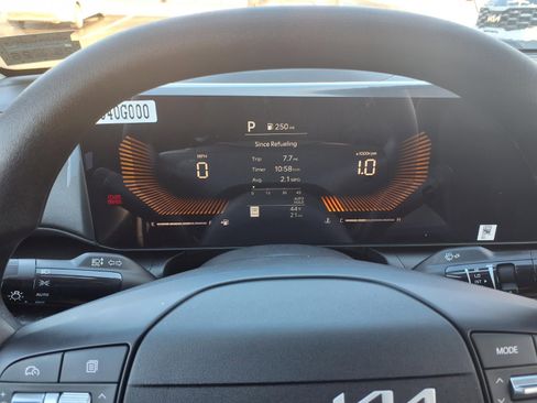 New 2025 Kia K4 LXS FWD image 9