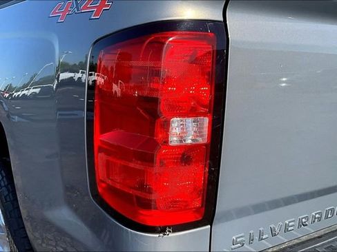 Used 2017 Chevrolet Silverado 1500 LT w/ LT Convenience Package AWD/4WD image 22