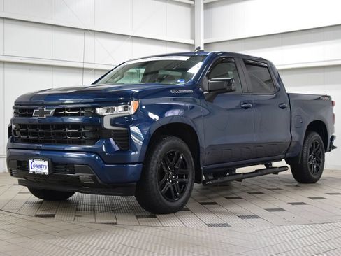 Used 2022 Chevrolet Silverado 1500 RST AWD/4WD image 3