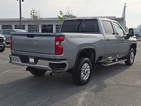 Used 2025 Chevrolet Silverado 2500 LT w/ Convenience Package AWD/4WD image 9