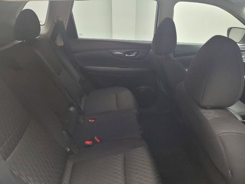 Used 2017 Nissan Rogue S FWD image 19