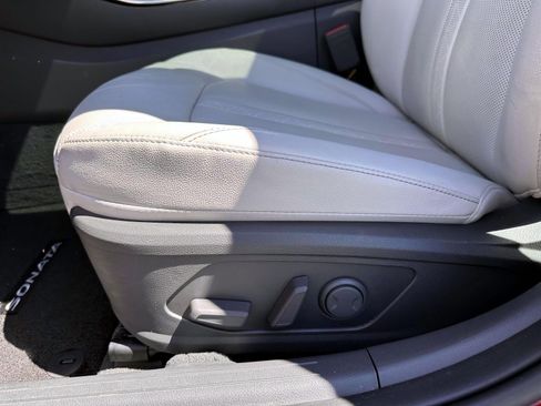 Used 2023 Hyundai Sonata Limited FWD image 11