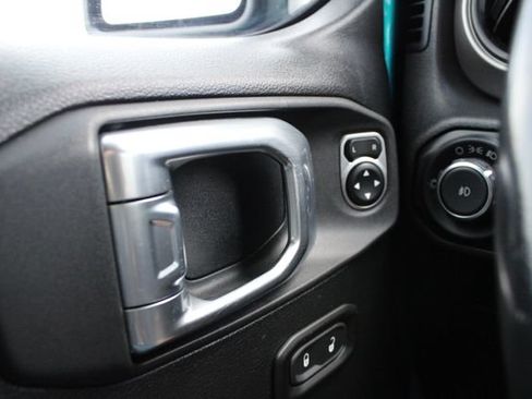 Used 2019 Jeep Wrangler Unlimited Sport S AWD/4WD image 6