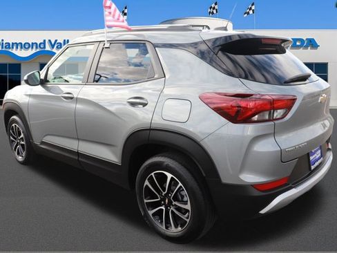 Used 2025 Chevrolet TrailBlazer LT image 4