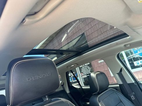 Used 2018 GMC Terrain Denali w/ Advanced Safety Package FWD image 10